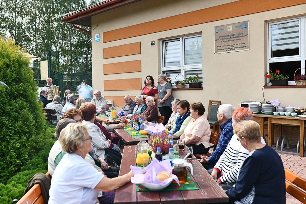 Jesienny piknik dla Seniorów z Dziennego Domu Senior+ w Nowodworzu